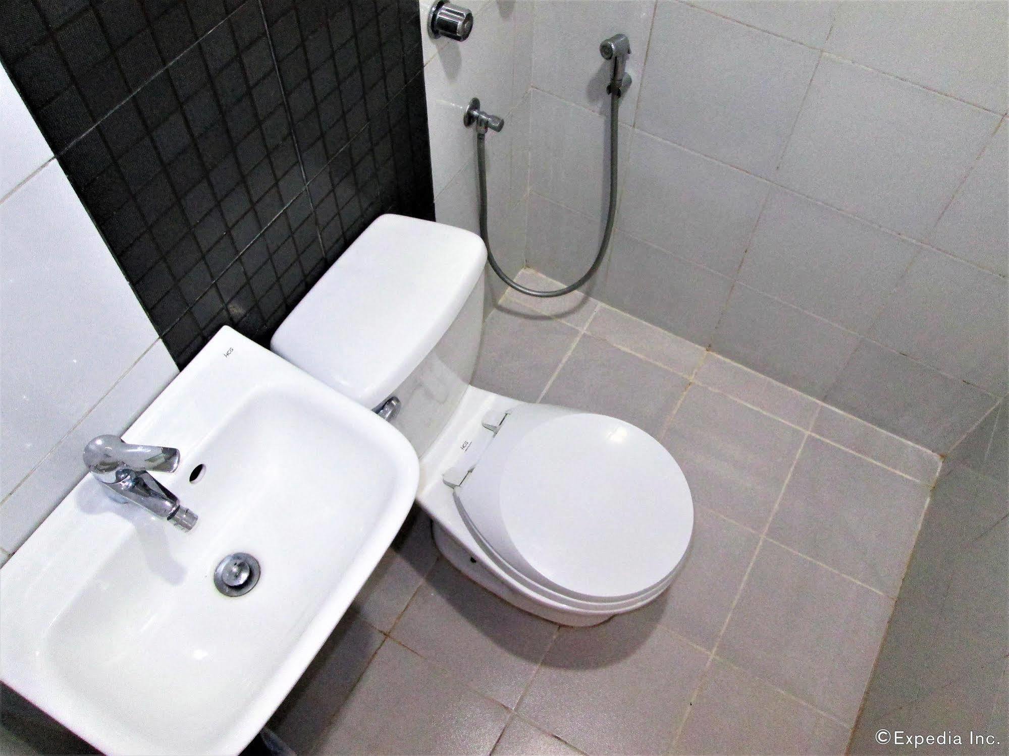 G-Galyx Inn Hotel Cagayan de Oro Bagian luar foto